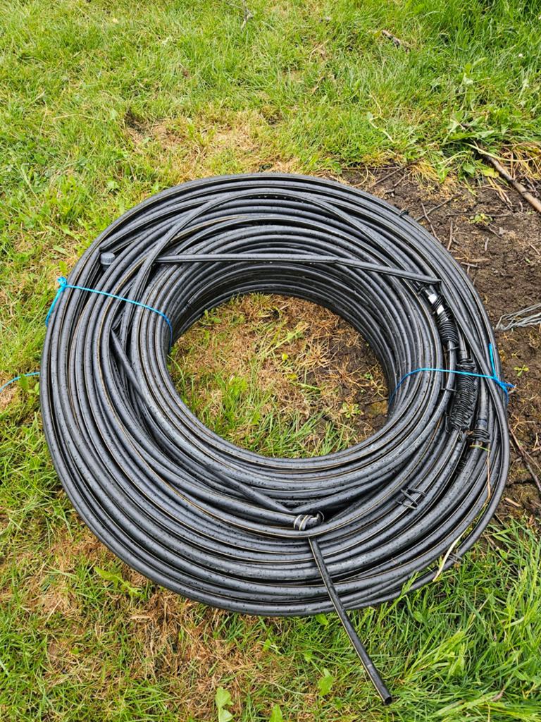 37 rollen tyleen druppelslang +- 250-300m te koop, Ophalen, Gebruikt, Tuinslang
