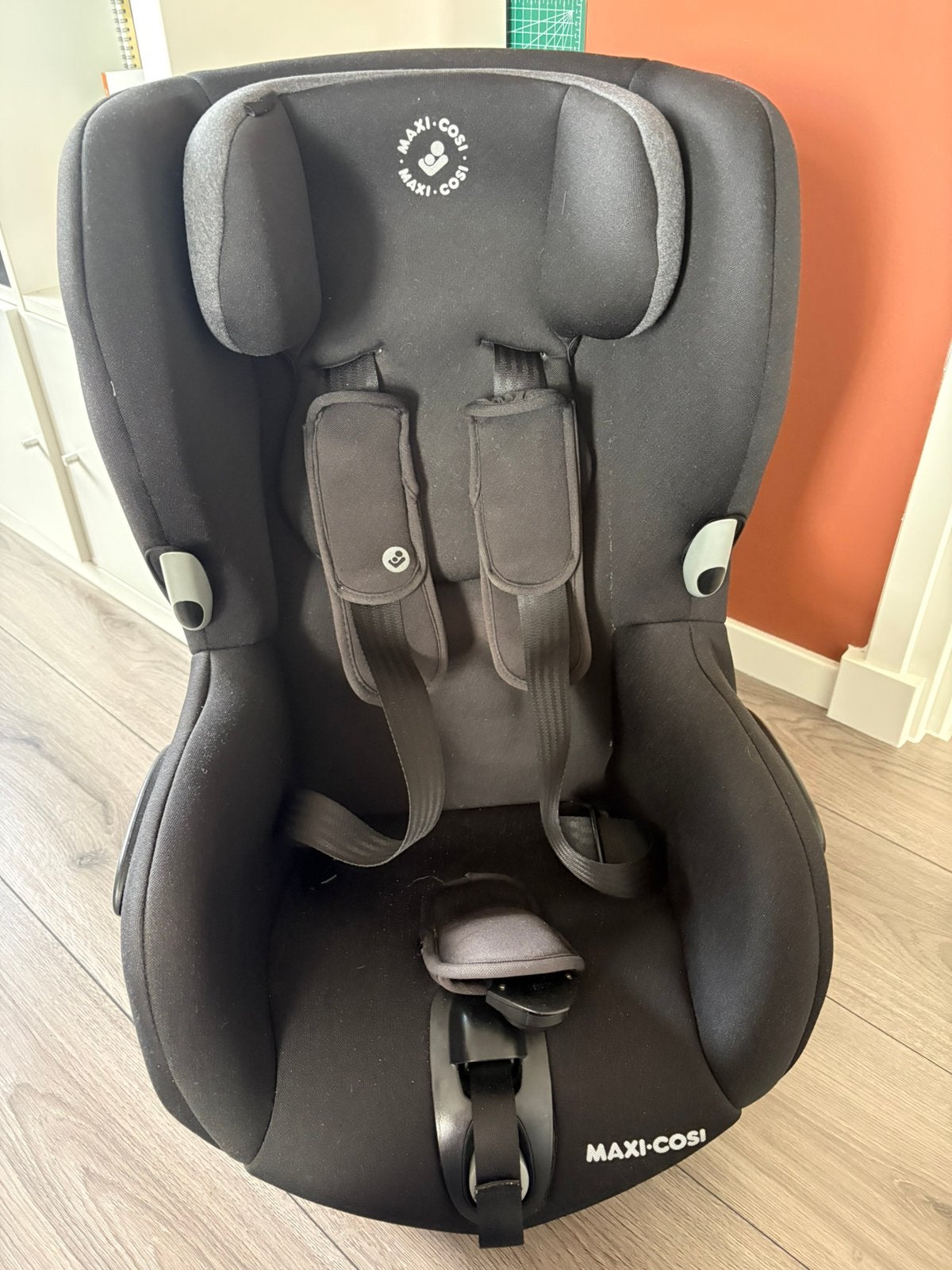Maxi cosi axiss draaibare autostoel gordel bevestiging., Ophalen, Autogordel, 9 t/m 18 kg, Zo goed als nieuw