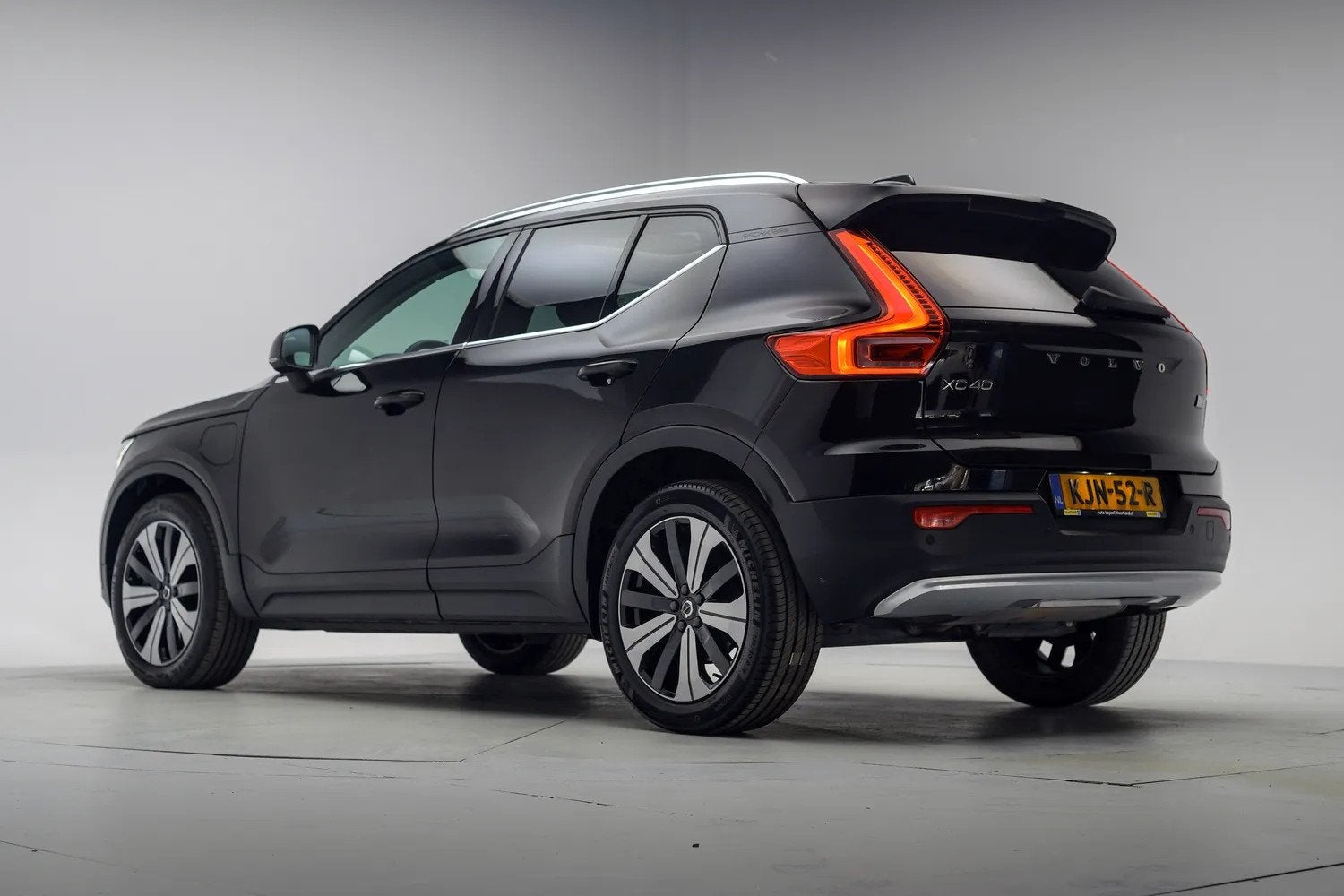 Volvo XC40 T5 Recharge Ultimate Bright [ Panorama Leder Harm, Auto's, Automaat, 194 pk, Zwart, Leder