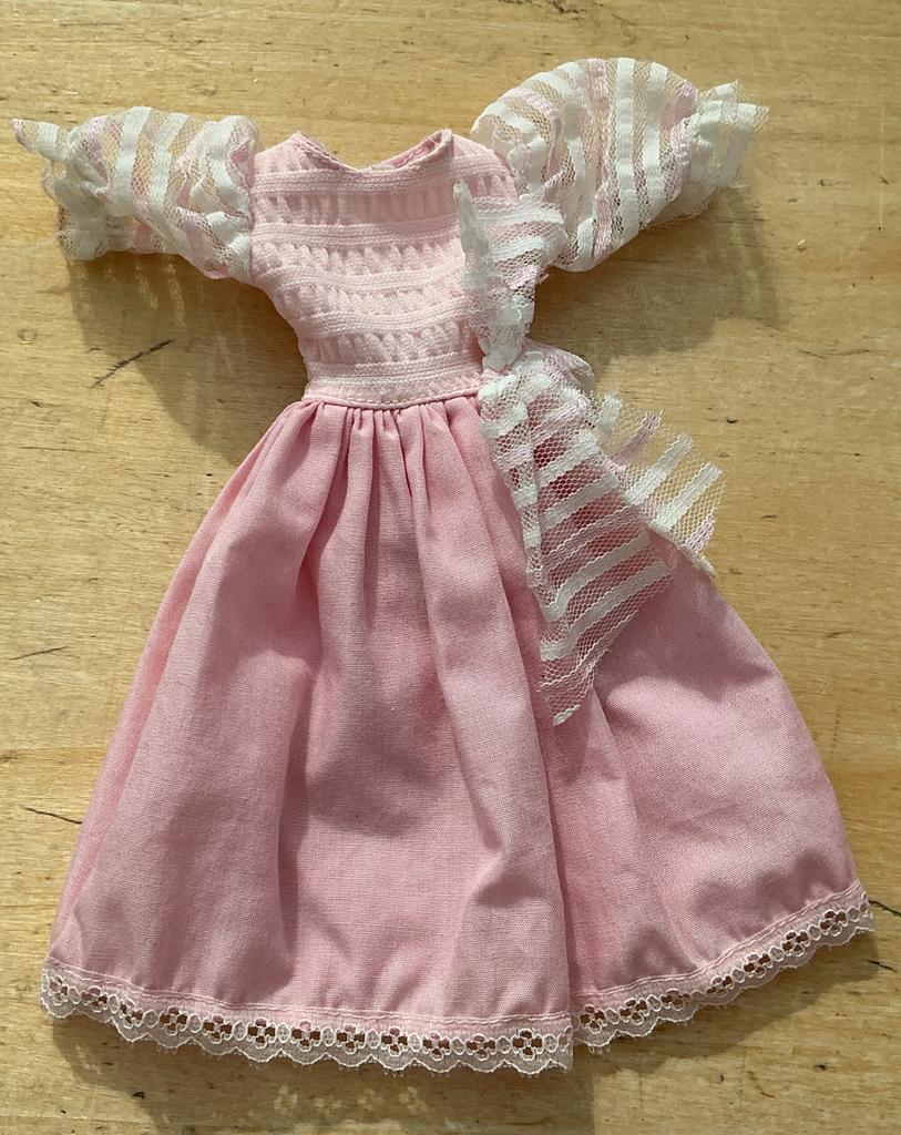 Famosa vintage kleding Spanje 1980 barbie/ liefje pop!, Ophalen, Gebruikt, Meisje