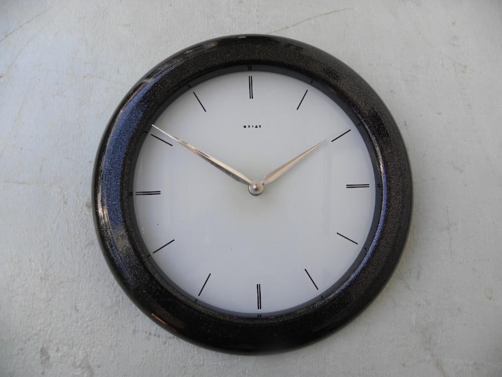 Wandklok Orfac met quartz uurwerk, Huis en Inrichting, Woonaccessoires | Klokken, Ophalen of Verzenden, Gebruikt, Wandklok