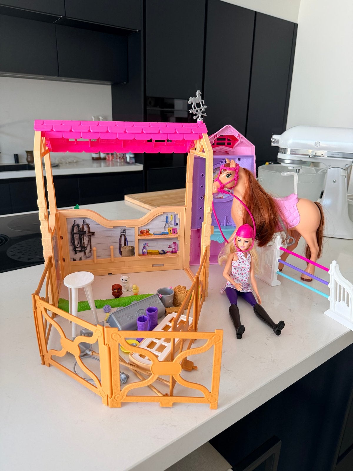 Speelgoed Barbie Mysteries The Great Horse Stal -compleet, Ophalen, Zo goed als nieuw, Barbie