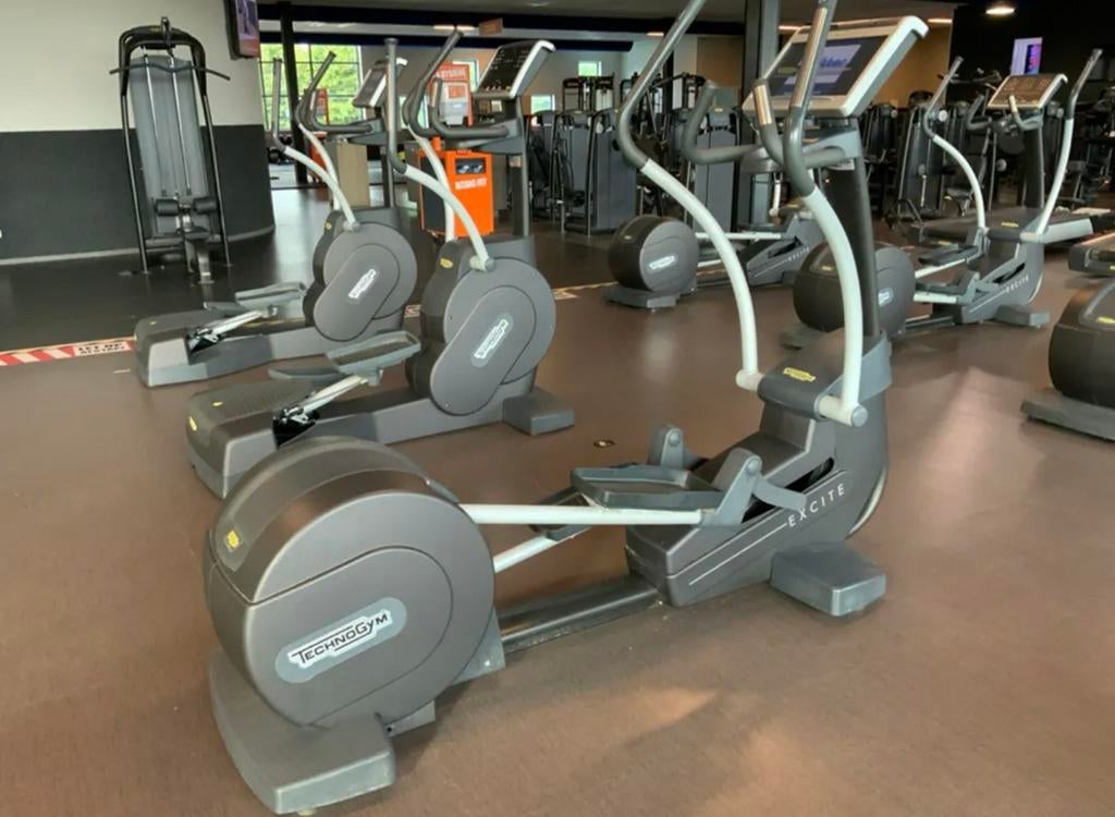 Technogym Excite Crosstrainer, Sport en Fitness, Fitnessapparatuur, Gebruikt, Crosstrainer, Armen, Benen, Borst, Buik, Rug, Metaal