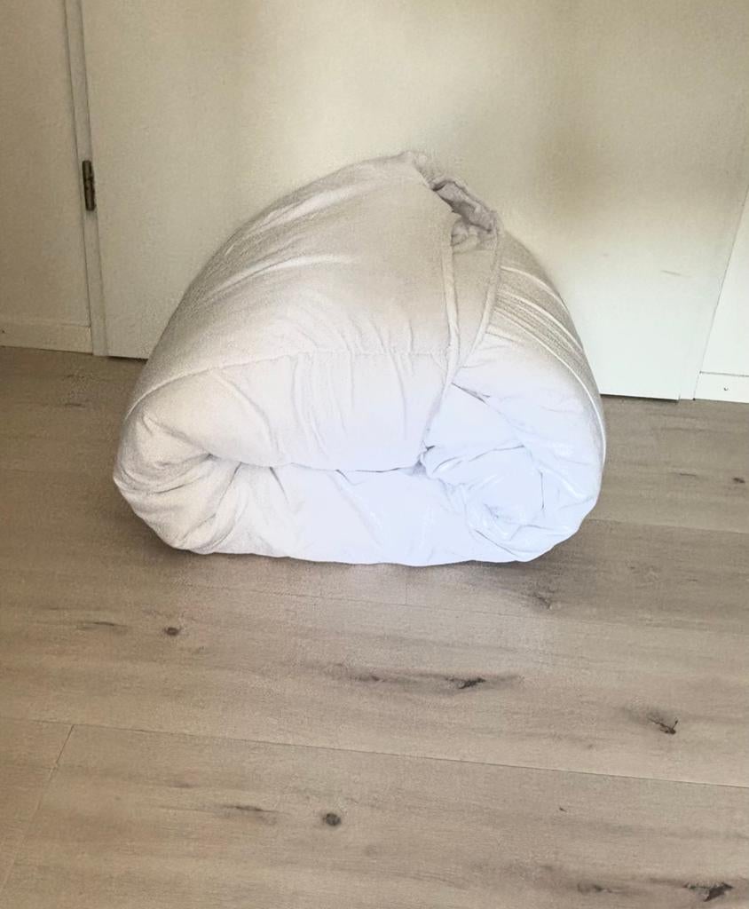 Mooi 4 Seizoens dekbed 200x200 cm, Huis en Inrichting, Slaapkamer | Beddengoed, Ophalen, Gebruikt, Wit, Tweepersoons