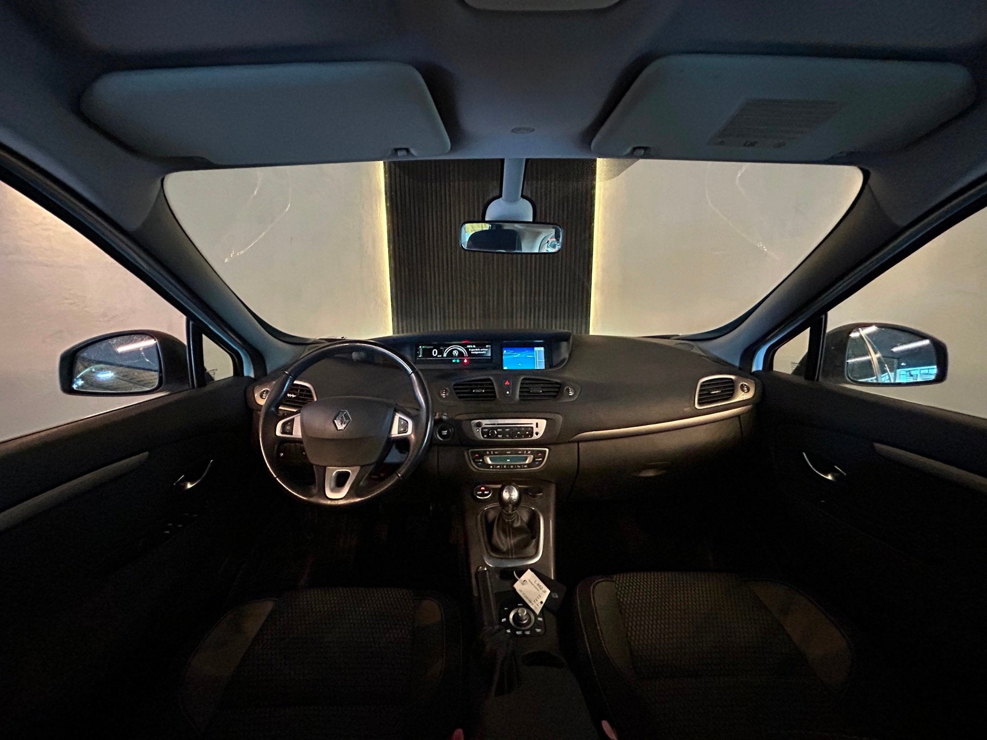 Renault Scénic 1.2 TCe Bose|PARK SENS ACHTER|CRUISE|NAVI|AI, Voorwielaandrijving, Euro 5, Gebruikt, 4 cilinders