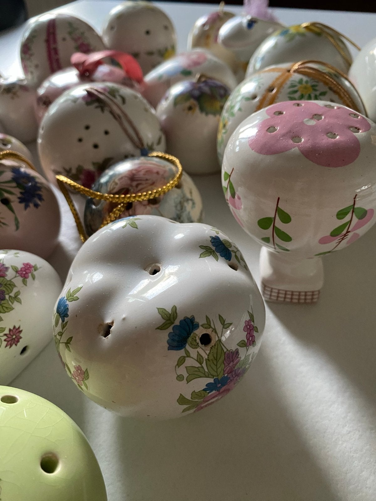 Set van 28 vintage geurbollen in diverse vormen en maten, Vintage, Gebruikt, Meerkleurig, Ophalen of Verzenden
