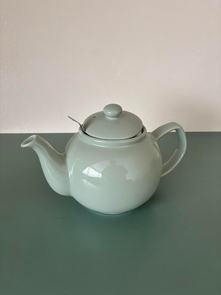 Theepot met zeef, Ophalen of Verzenden, Zo goed als nieuw