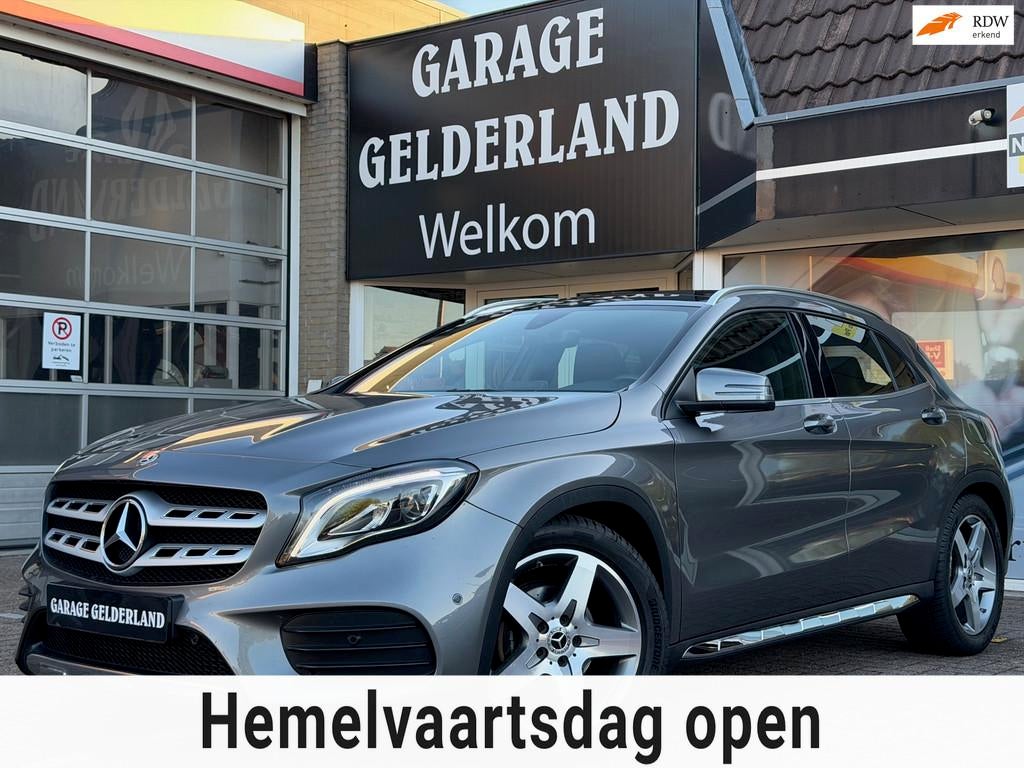 Mercedes-Benz GLA-klasse 180 Business Solution AMG | Pano |, Auto's, Mercedes-Benz, Gebruikt, Zwart, 4 cilinders, 122 pk