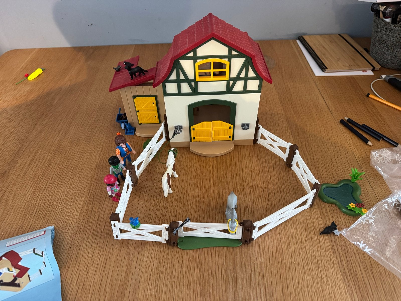 Playmobil Paardenstal met pony's en figuren (6927/5684), Ophalen, Gebruikt, Gebouw, Complete set