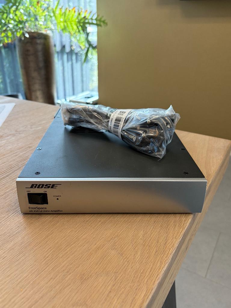 Bose ZA-250LZ - krachtige en betrouwbare audiokwaliteit, Audio, Bose Professional, Ophalen of Verzenden, Zo goed als nieuw