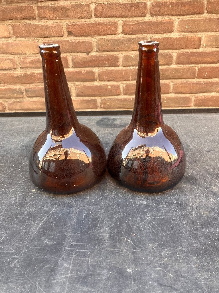 2 Vintage Bruine Glazen Flessen - Decoratief, Antiek en Kunst, Ophalen of Verzenden