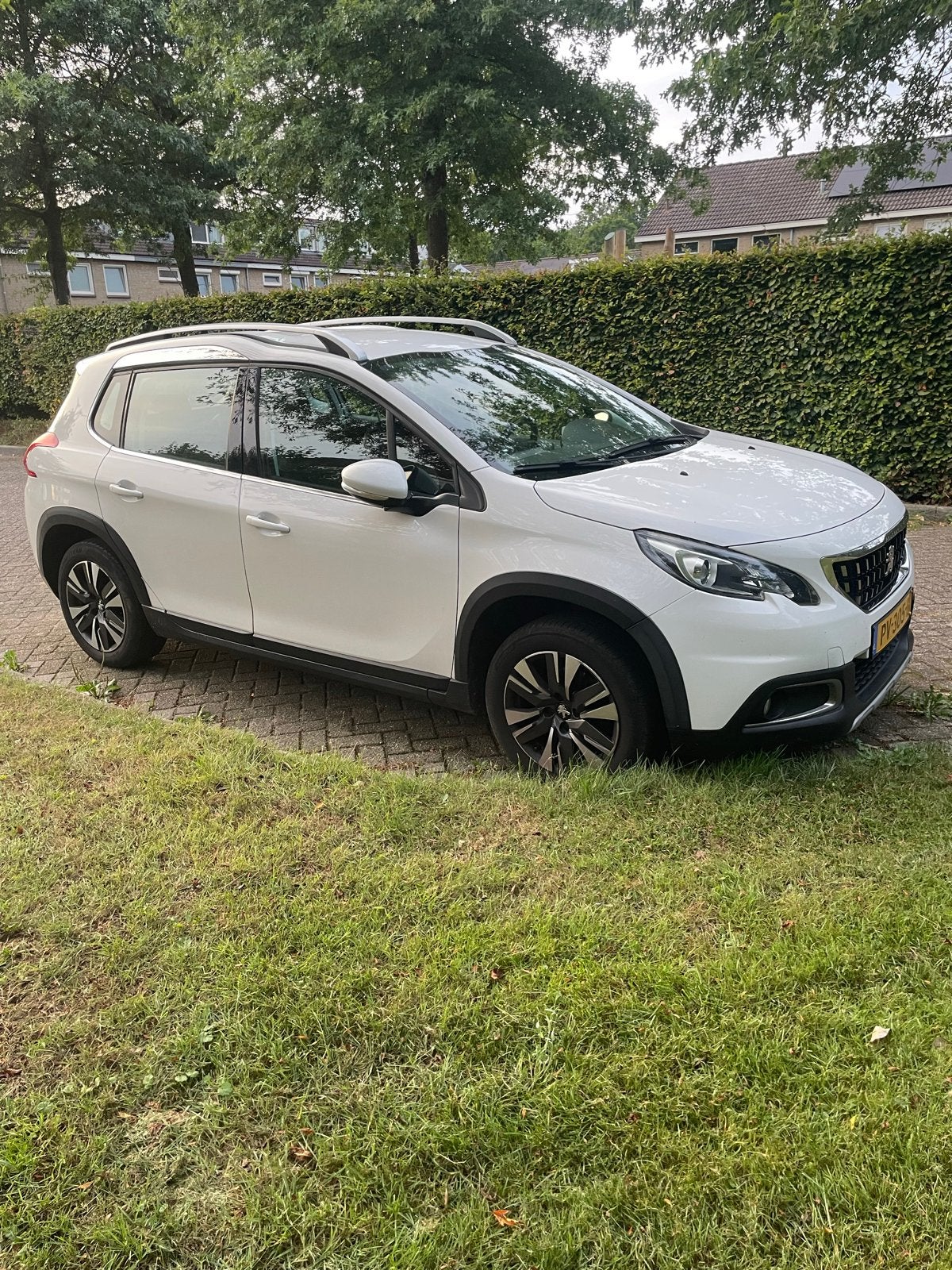 Peugeot 2008 1.2 VTI 81KW 2017 Wit, Auto's, Voorwielaandrijving, Start-stop-systeem, Stof, Zwart