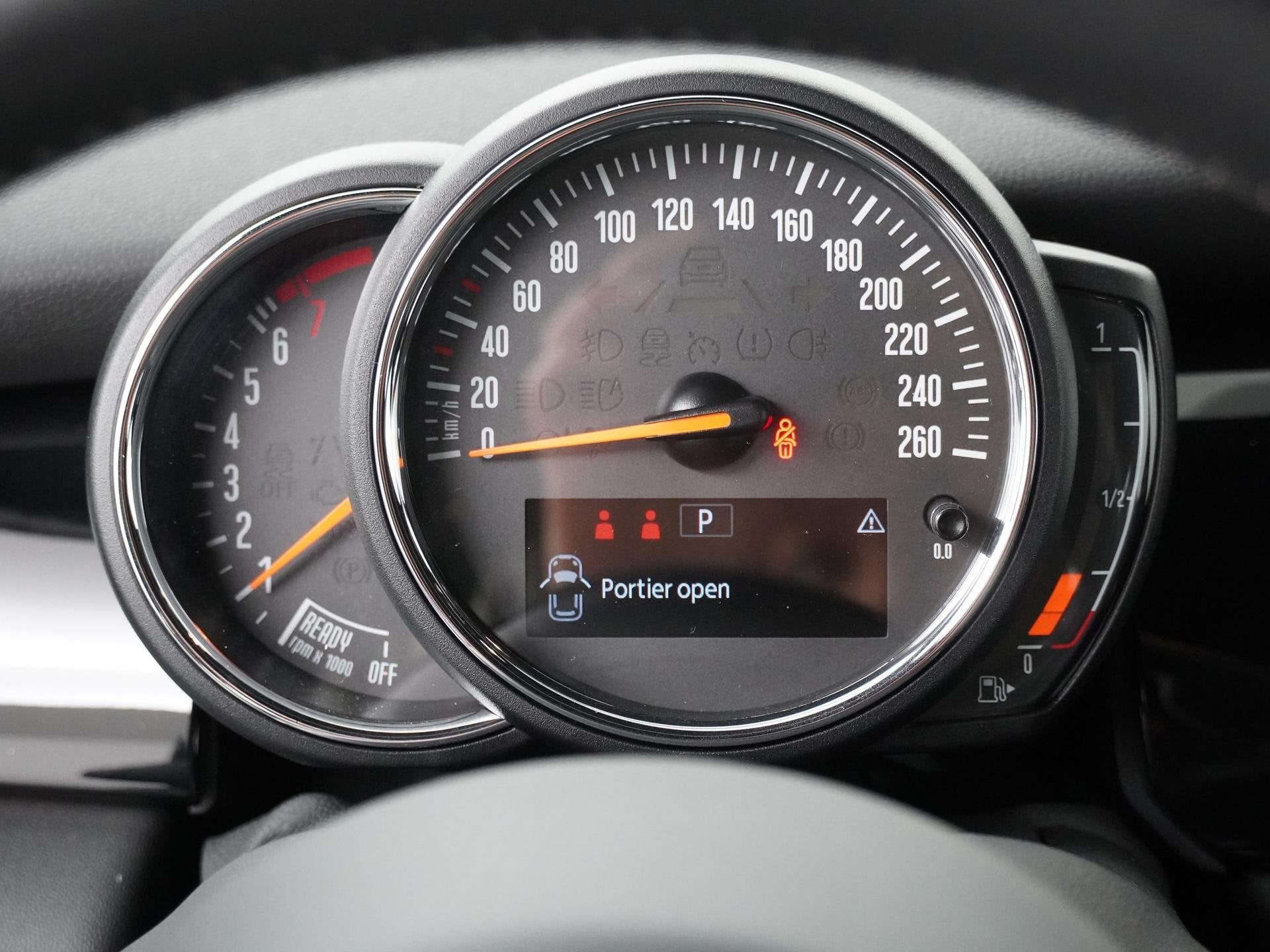 MINI 3-deurs Cooper JCW pakket | Stoelverwarming | LED | Par, Auto's, 136 pk, Gebruikt, Met garantie (alle), 4 stoelen