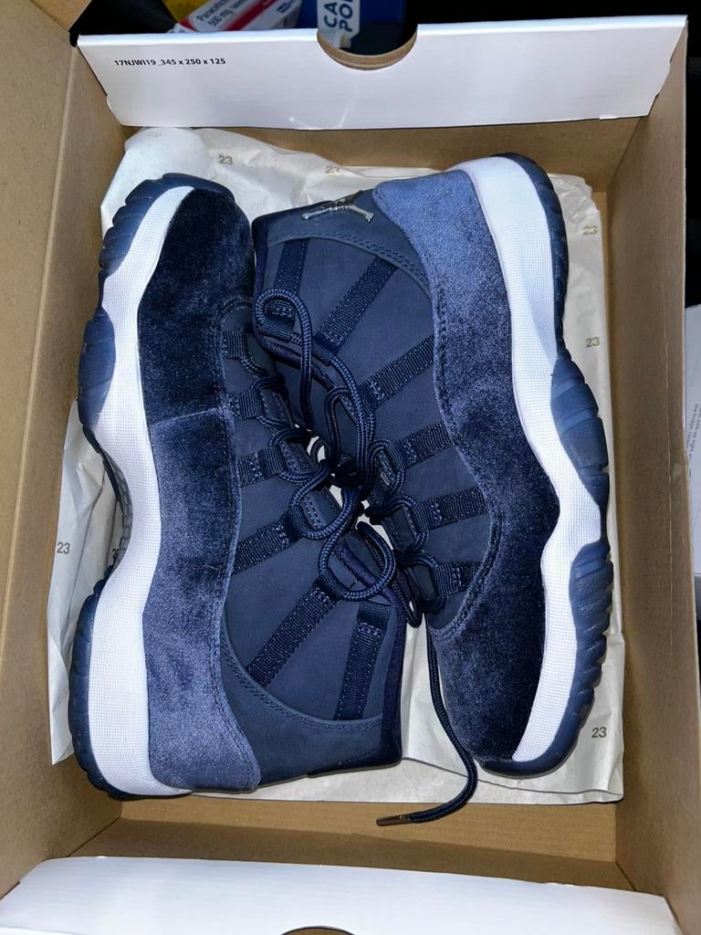 Jordans 11 midnight navy maat 41, Ophalen of Verzenden, Zo goed als nieuw, Blauw