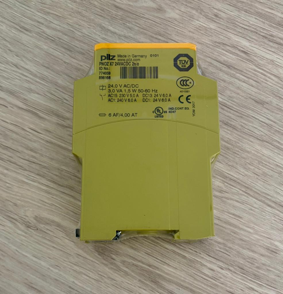 PILZ - Safety Relay - 774059 - PNOZ X7 24VAC/DC 2n/o, Ophalen of Verzenden, Nieuw