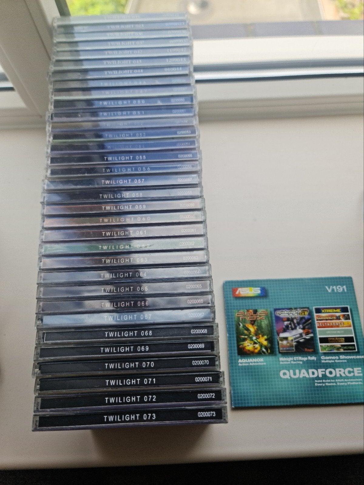 33 Twilight CD's en Quadforce spel, Spelcomputers en Games, Games | Pc, Ophalen of Verzenden, Gebruikt, Avontuur en Actie