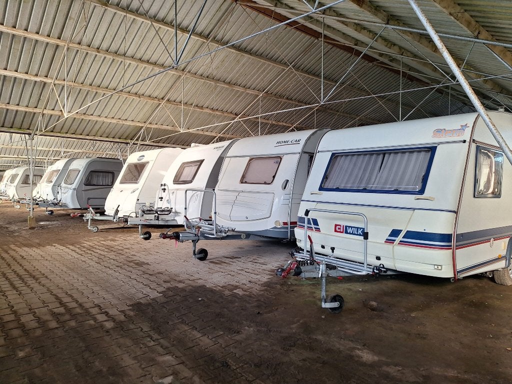 CAMPER en CARAVAN overdekte stalling in Angerlo Gld., Caravans en Kamperen