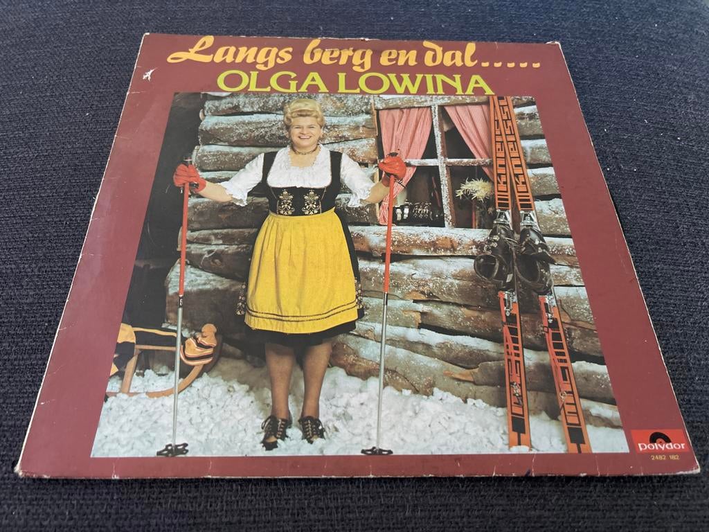 Elpee Olga Lowina - Langs berg en dal, Ophalen of Verzenden