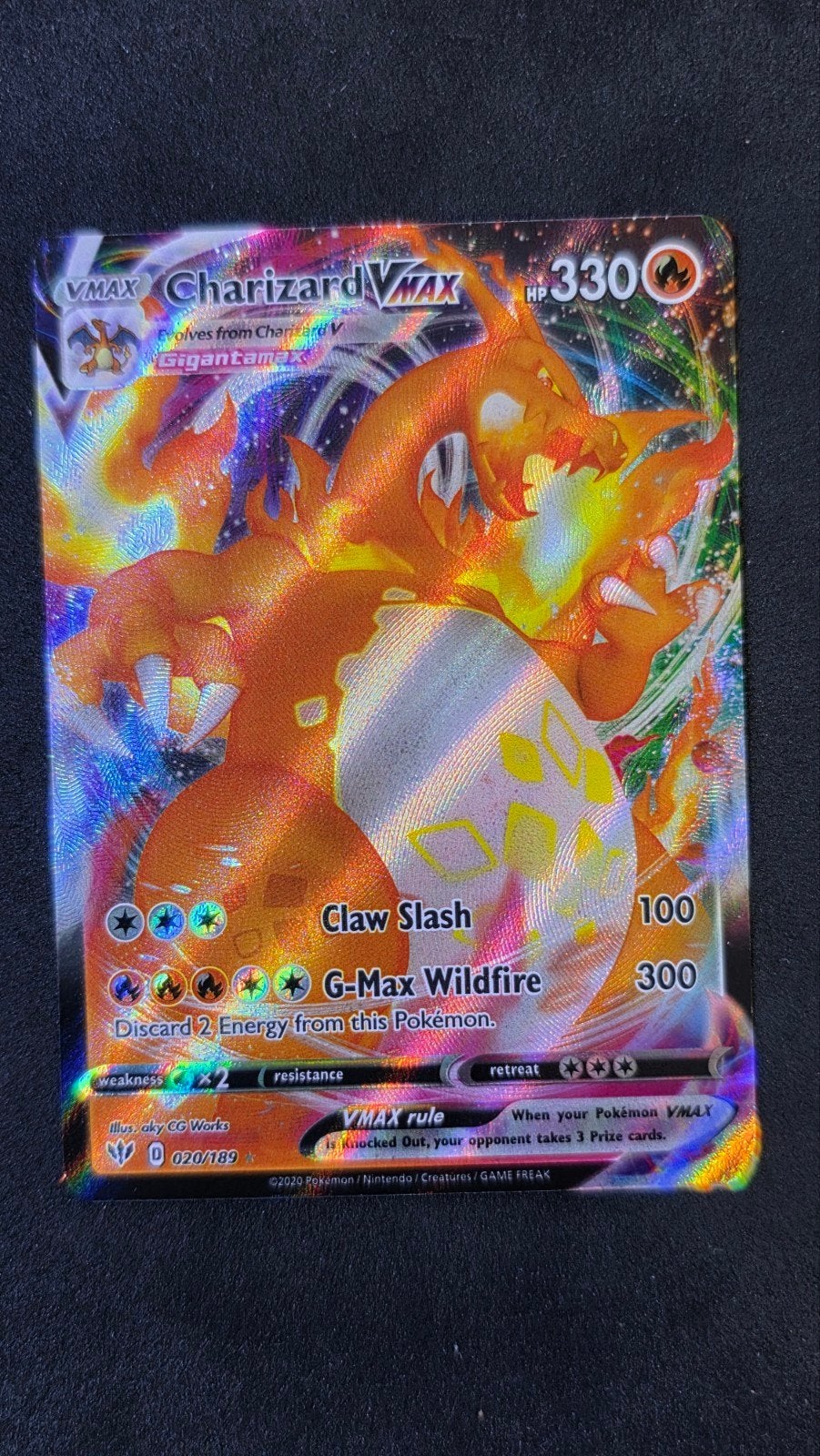 Charizard VMAX Darkness Ablaze Pokémon Kaart, Ophalen of Verzenden, Zo goed als nieuw, Losse kaart, Foil