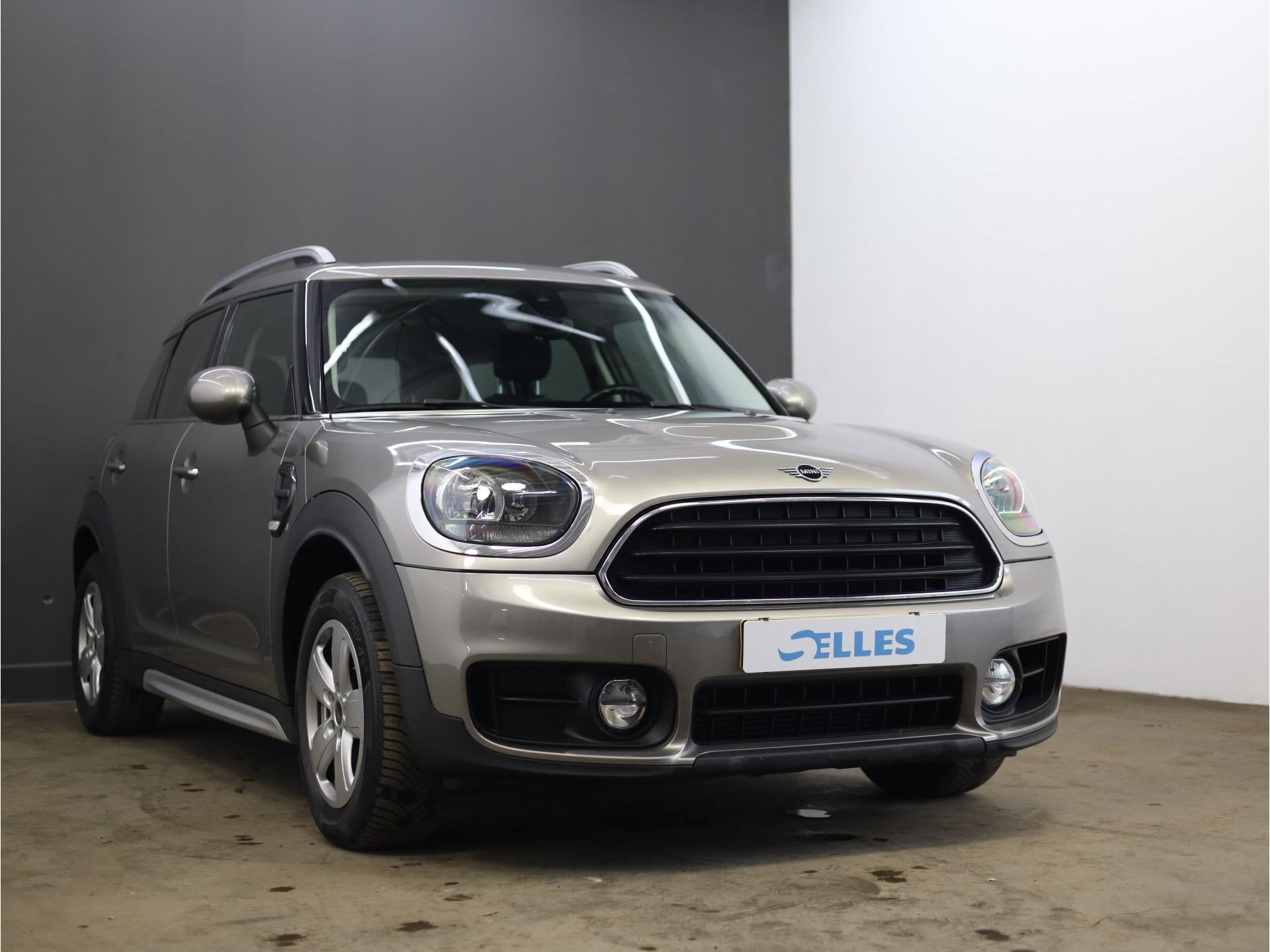 MINI Mini Countryman 1.5 Cooper Business Edition | Navigatie, Auto's, Gebruikt, Countryman, 715 kg, Origineel Nederlands