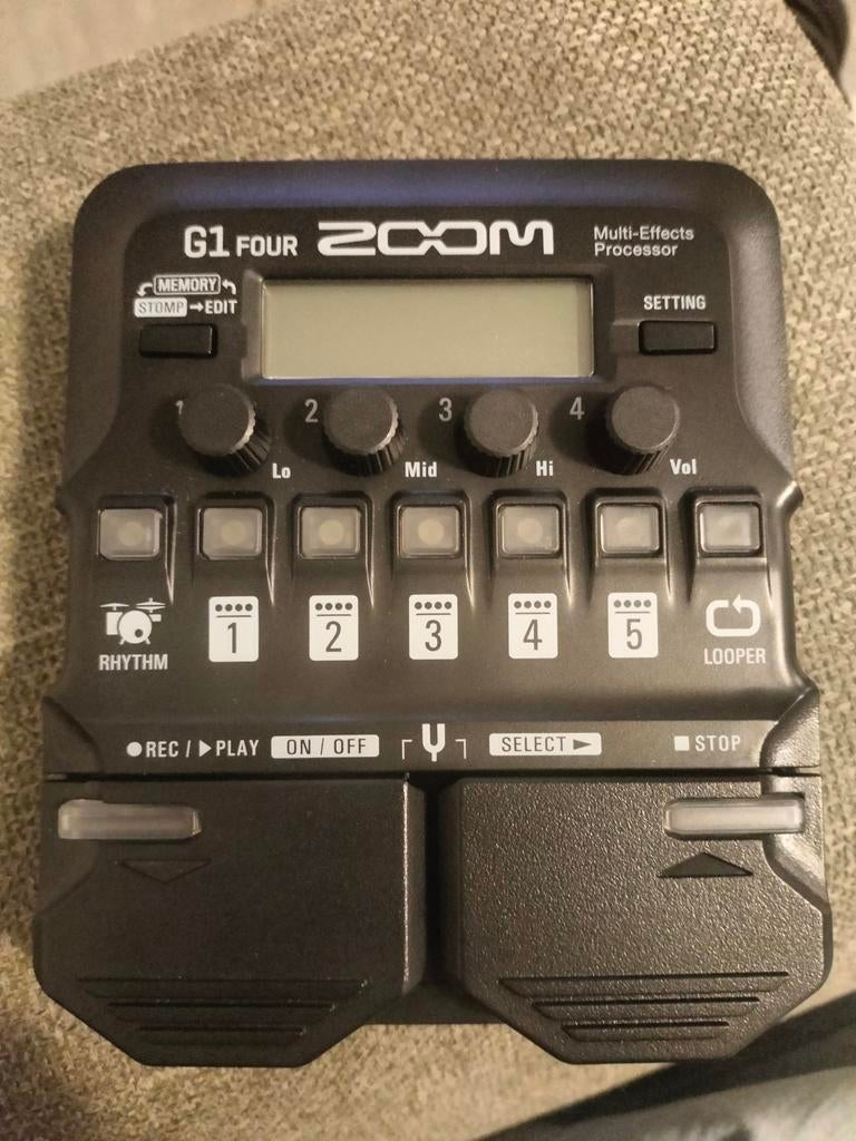 Zoom G1 four  gitaar en saz effecten, Ophalen of Verzenden, Zo goed als nieuw