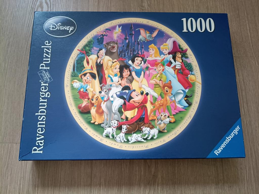 Ravensburger puzzel Disney rond, Ophalen of Verzenden, 500 t/m 1500 stukjes, Zo goed als nieuw, Legpuzzel