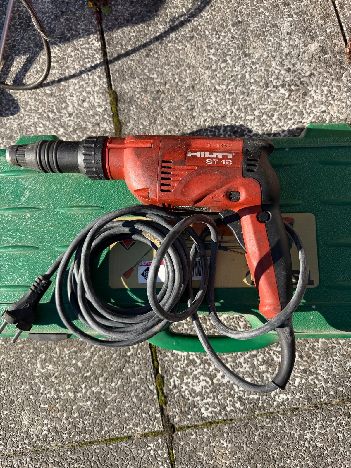 Hilti ST 18 Schroefmachine - Krachtig en Betrouwbaar, Ophalen, Variabele snelheid, Boor- en Schroefmachine, Gebruikt