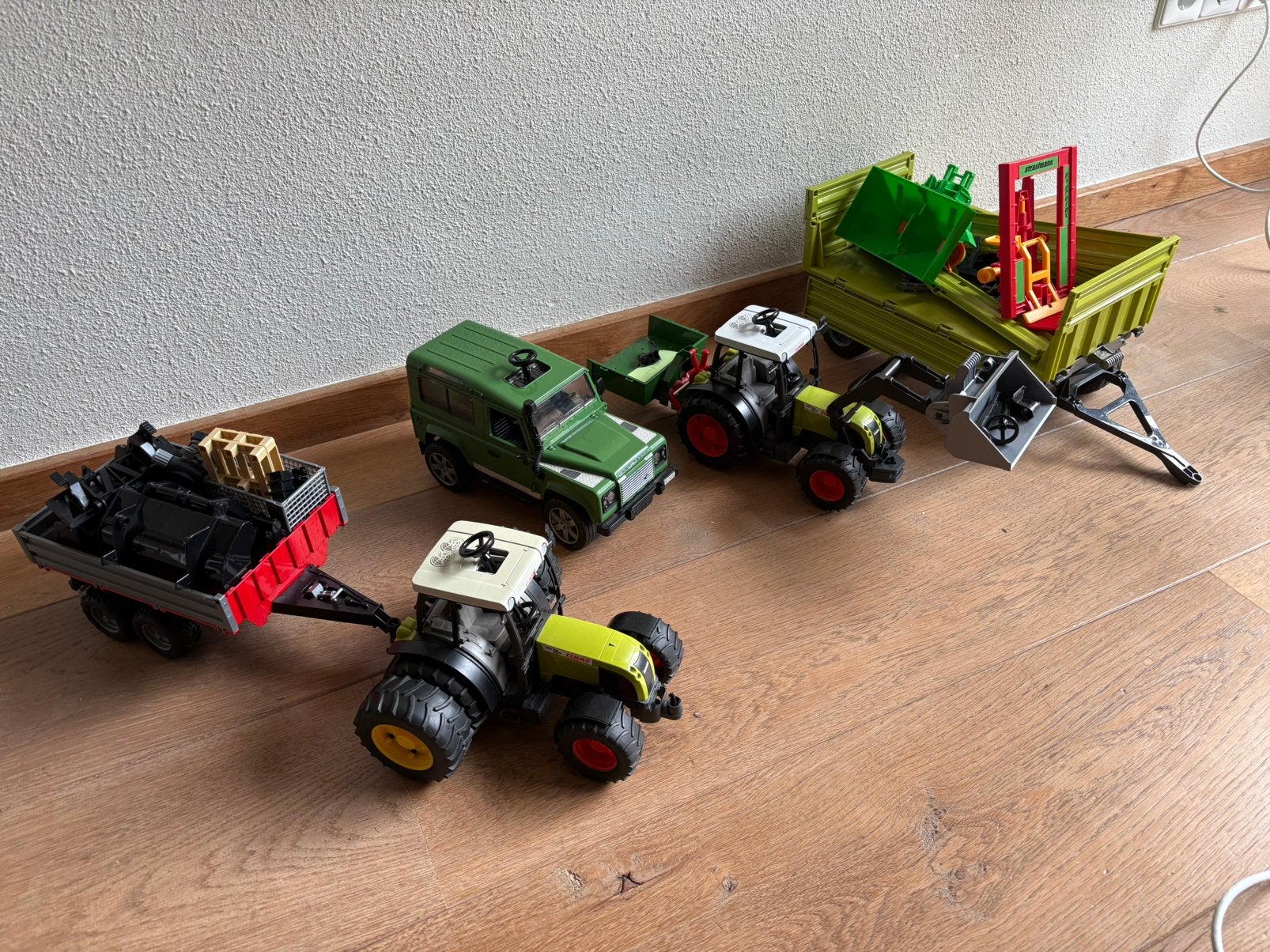 Bruder speelgoedset: claas traktoren, voorlader, jeep, Ophalen of Verzenden, Gebruikt