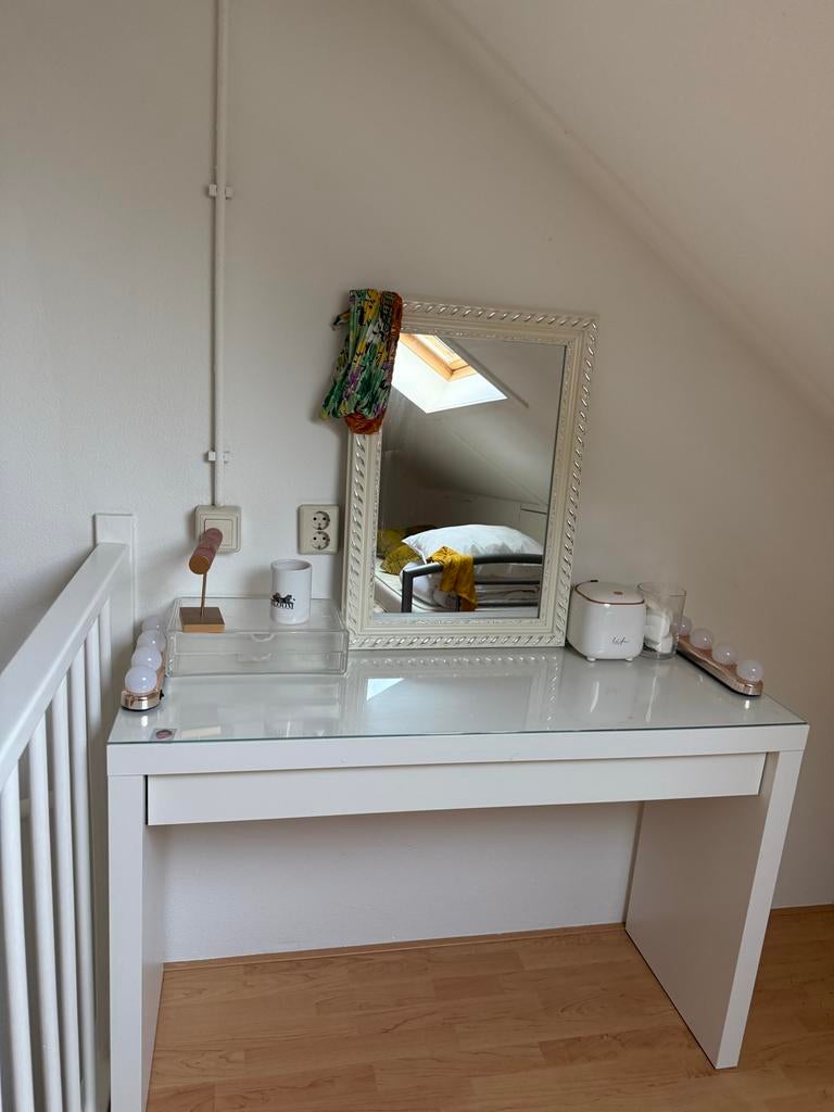 Witte make-up tafel met spiegel en lade, Huis en Inrichting, Tafels | Kaptafels, Gebruikt, Minder dan 100 cm, Hout, 50 tot 100 cm