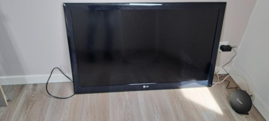 LG Televisie 47 inch., Ophalen, 50 Hz, Zo goed als nieuw, 100 cm of meer