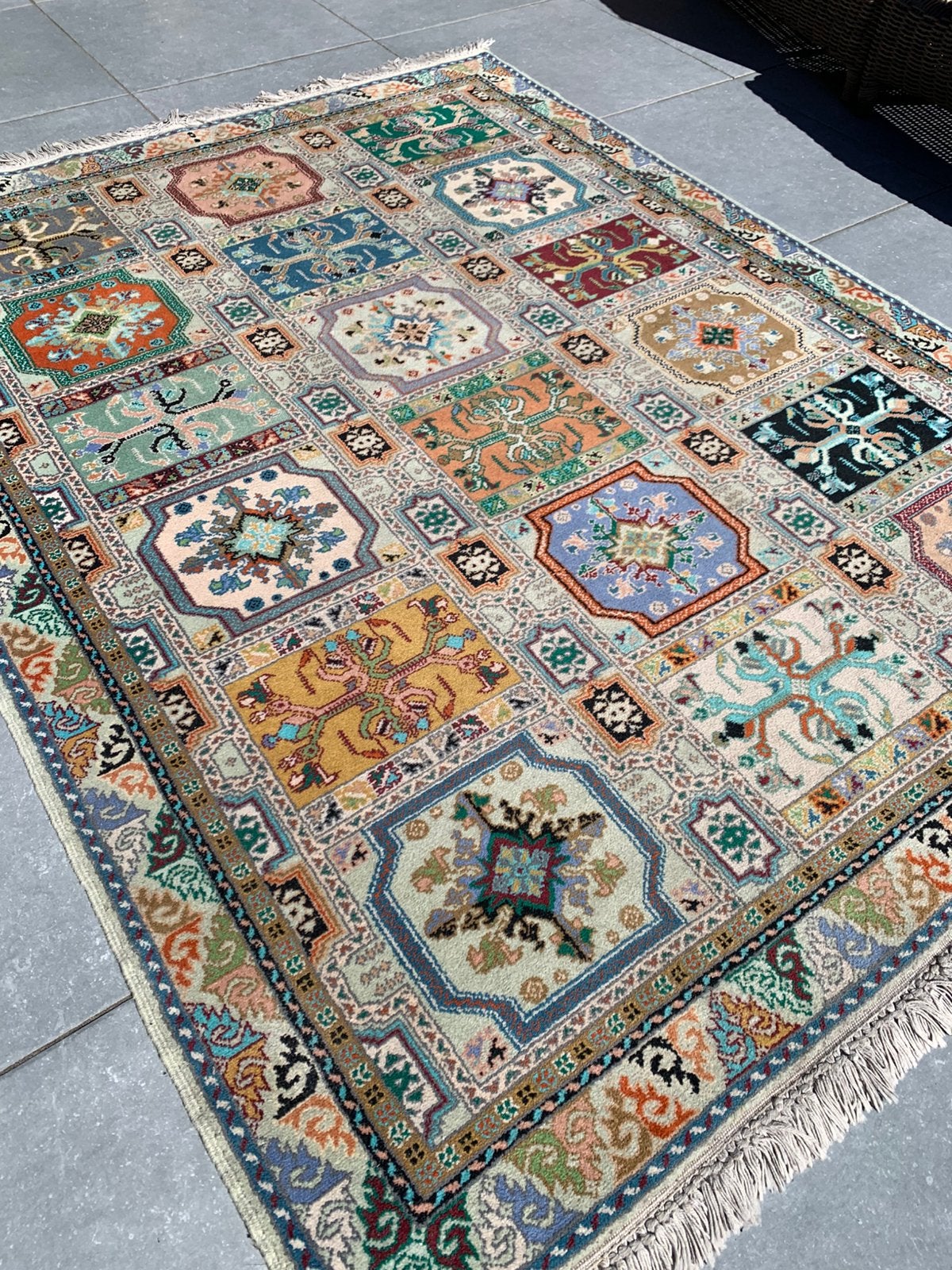 Onwijs Leuk Kleurrijk Handgeknoopt Vloerkleed uit Marokko., Ophalen, Zo goed als nieuw, Rechthoekig, 200 cm of meer