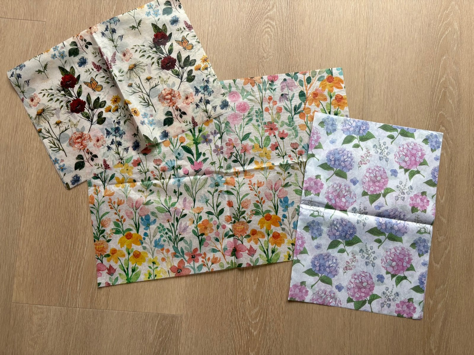 3 royale vellen (50x35 cm) prachtig gebloemd vloeipapier, Ophalen of Verzenden