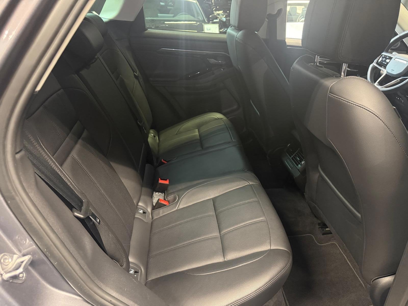 Land Rover RANGE ROVER EVOQUE 1.5 P300e AWD R-Dynamic Black-, Auto's, Land Rover, Parkeersensor, Vierwielaandrijving, Hybride Elektrisch/Benzine