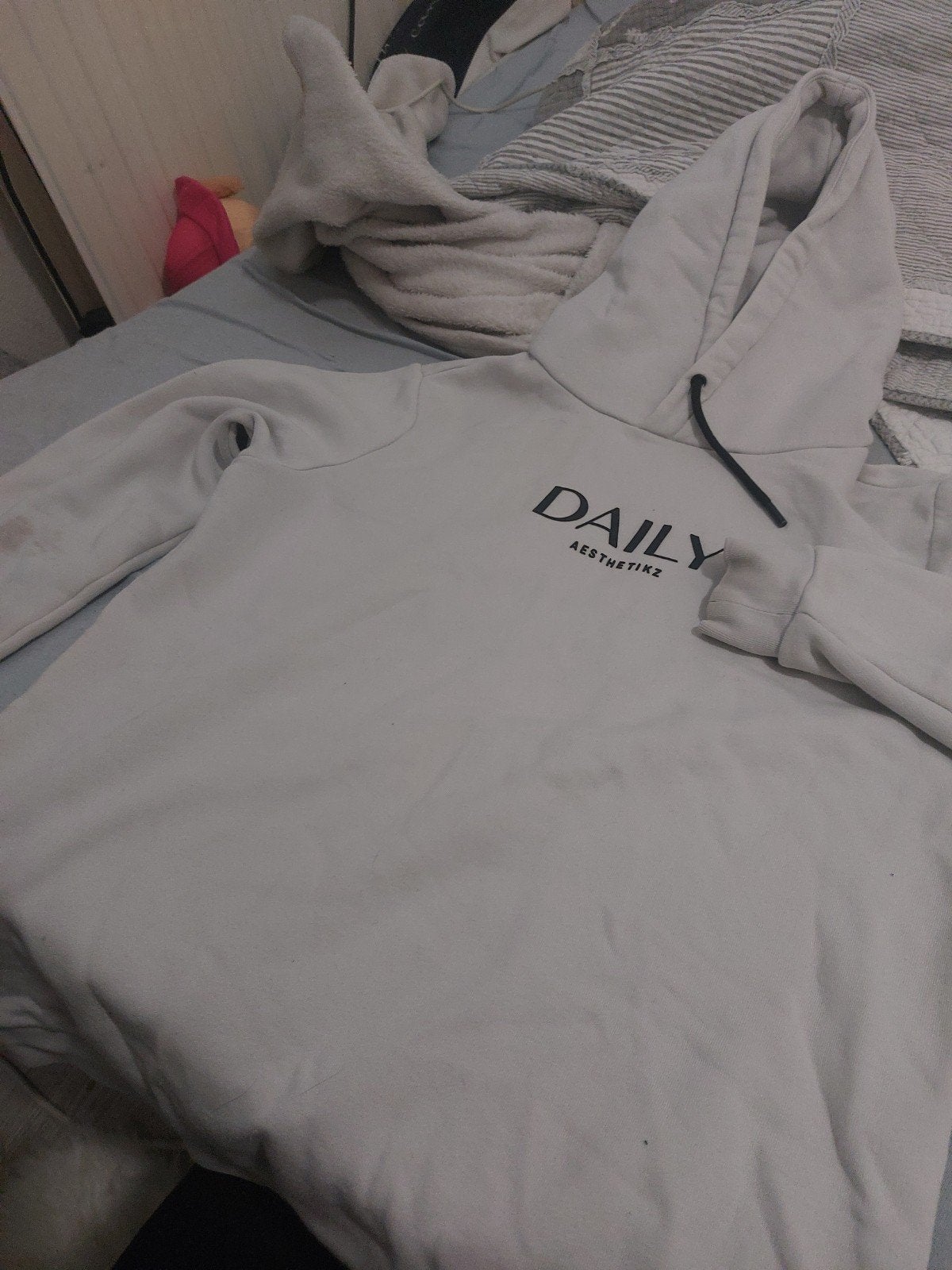 Witte hoodie met vlekje, Ophalen, Gedragen, Wit