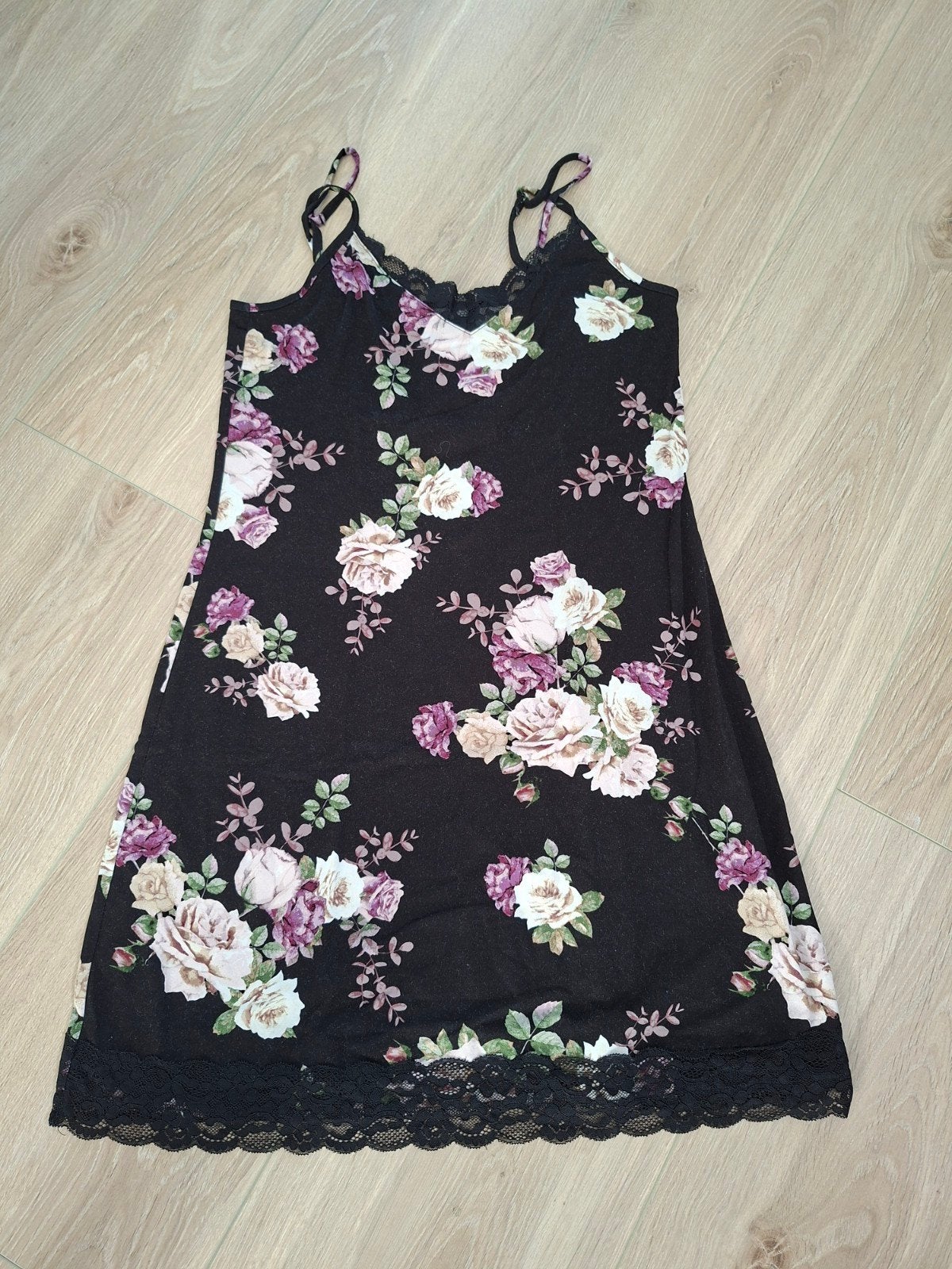 Zwart bloemen print nachthemd / jurk Primark - maat XS 34, Primark, Ophalen of Verzenden, Gedragen, Maat 34 (XS) of kleiner