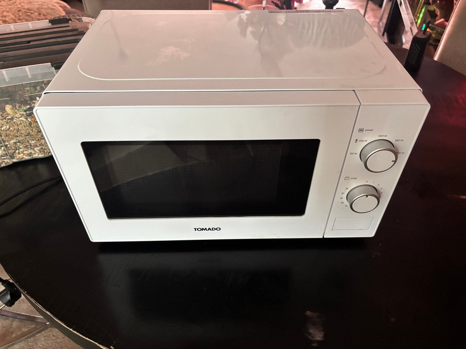 Tomado Magnetron - Zo goed als nieuw, Ophalen, Minder dan 45 cm, Draaiplateau, Vrijstaand