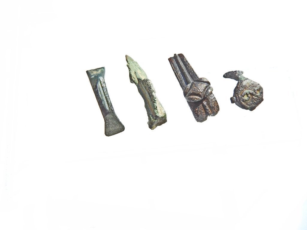 Fibula: Leuke delen van oude fibula      a884, Ophalen of Verzenden