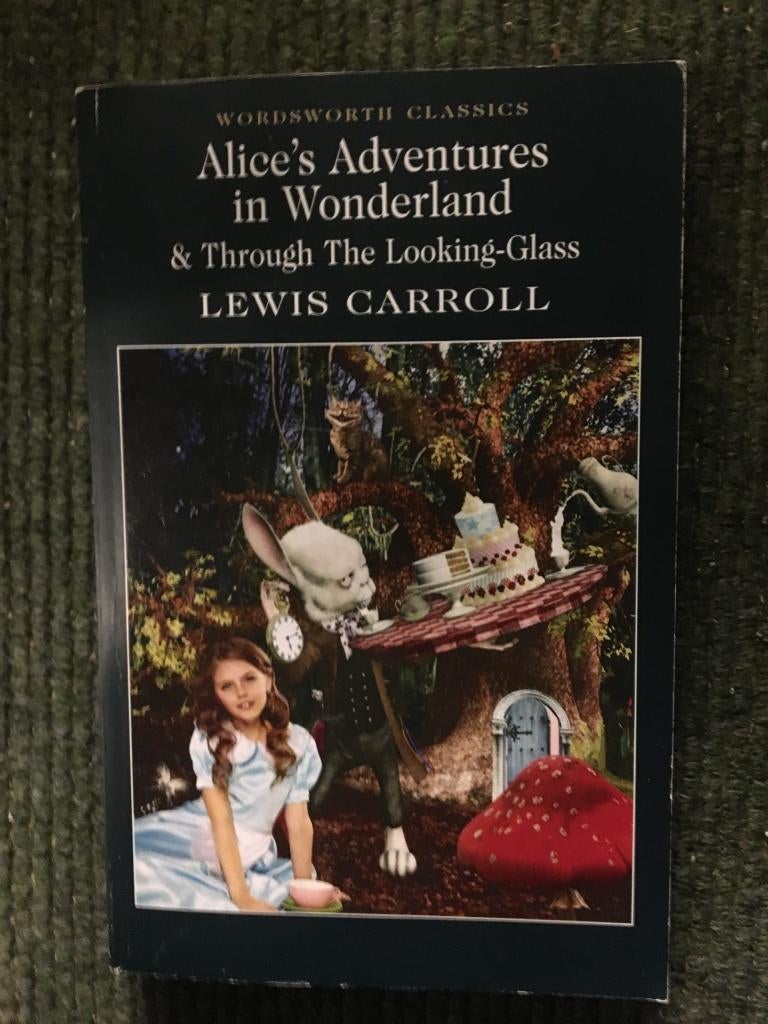Alice's adventures & through the looking glass; Lewis Carrol, Boeken, Literatuur, Zo goed als nieuw, Europa overig, Ophalen of Verzenden