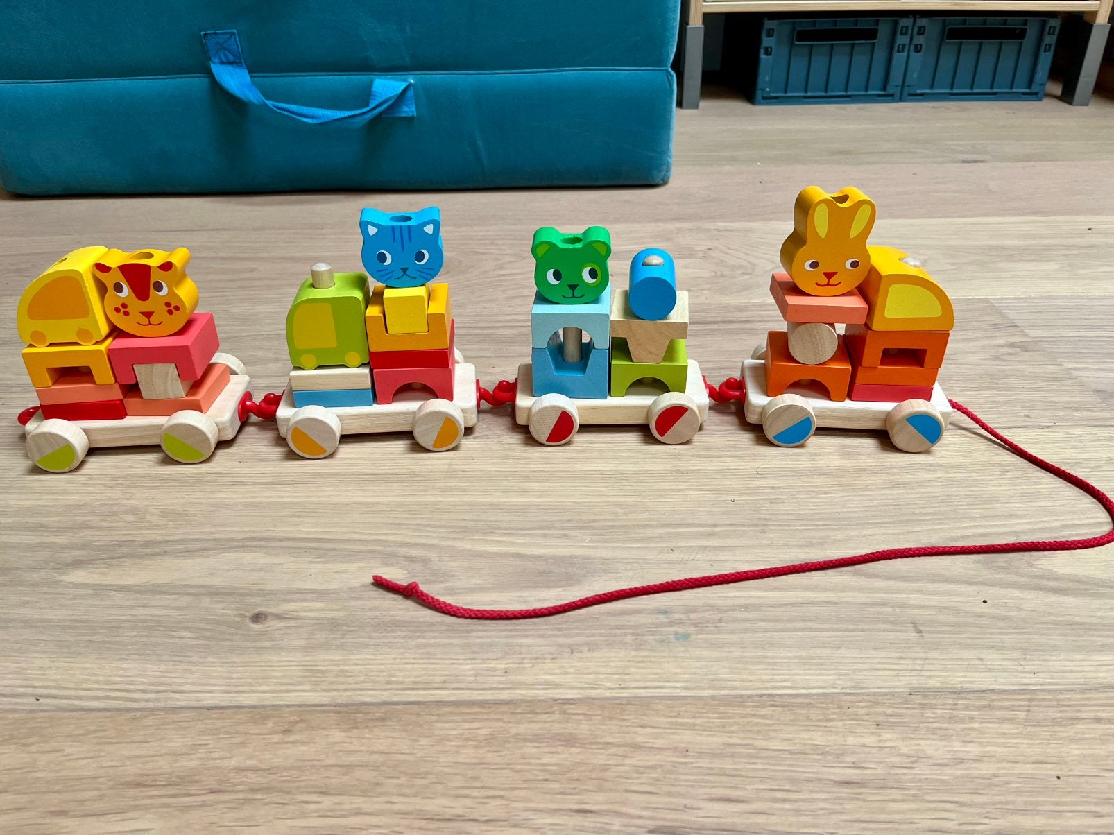 Djeco houten speeltrein met 30 blokken, Kinderen en Baby's, Speelgoed | Houten speelgoed, Ophalen, Zo goed als nieuw