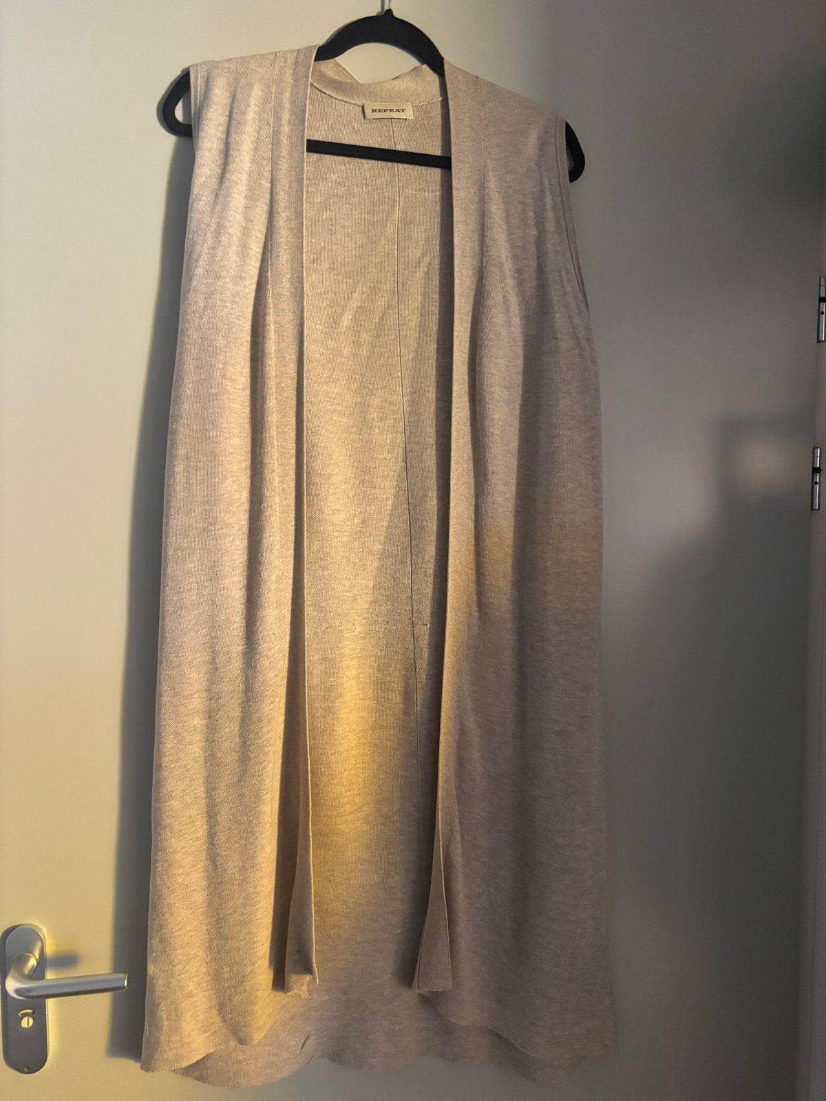 Dames mouwloos vest van Repeat - Maat 38, Kleding | Dames, Ophalen of Verzenden, Gedragen, Maat 38/40 (M), Beige