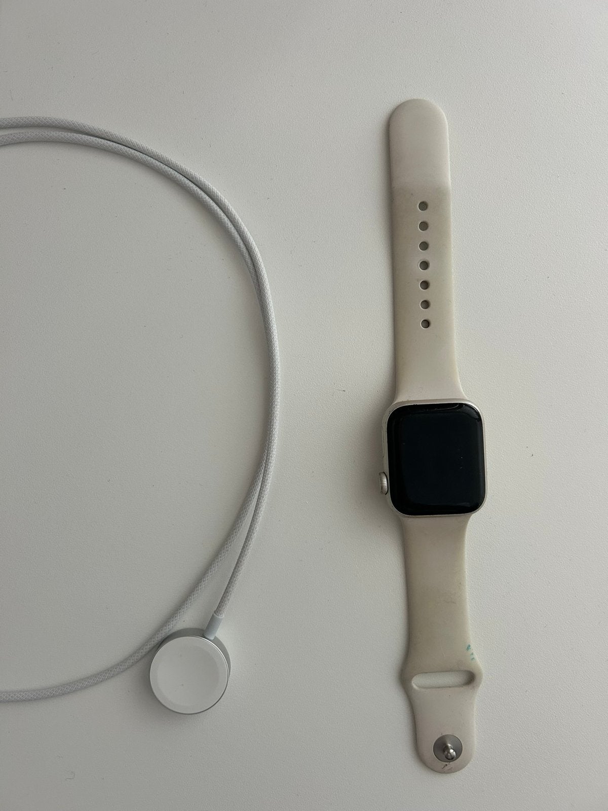 Apple watch SE 40 mm, Sieraden, Tassen en Uiterlijk, Smartwatches, Zwart, IOS, Ophalen of Verzenden, Zo goed als nieuw