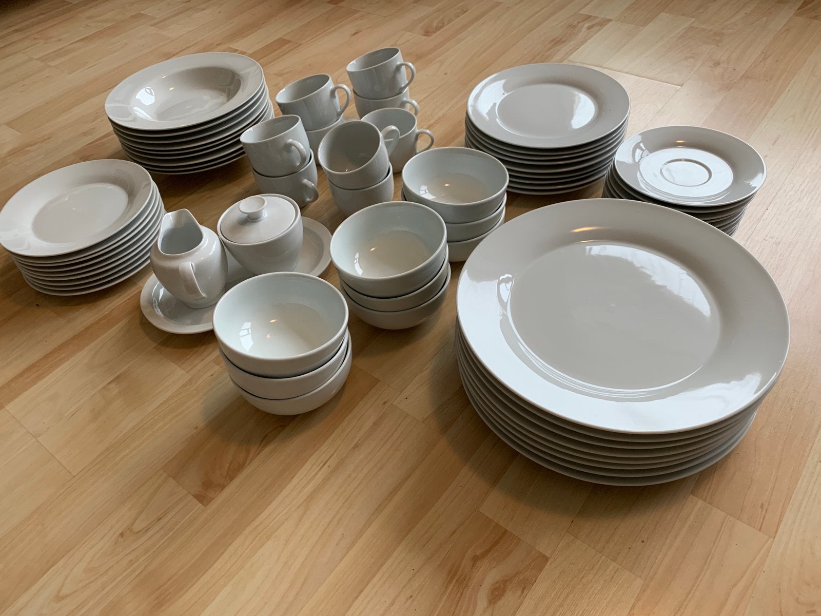 Super mooi nieuw porseleinen servies wit 9 delig!, Huis en Inrichting, Ophalen, Nieuw, Effen, Porselein