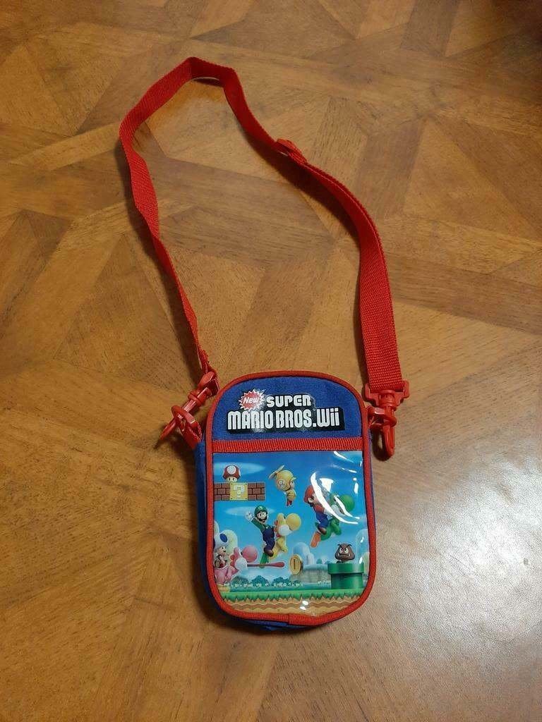 Super Mario Bros Wii klein nek tasje nektasje Nieuw, Ophalen of Verzenden, Nieuw, Gebruiksvoorwerp