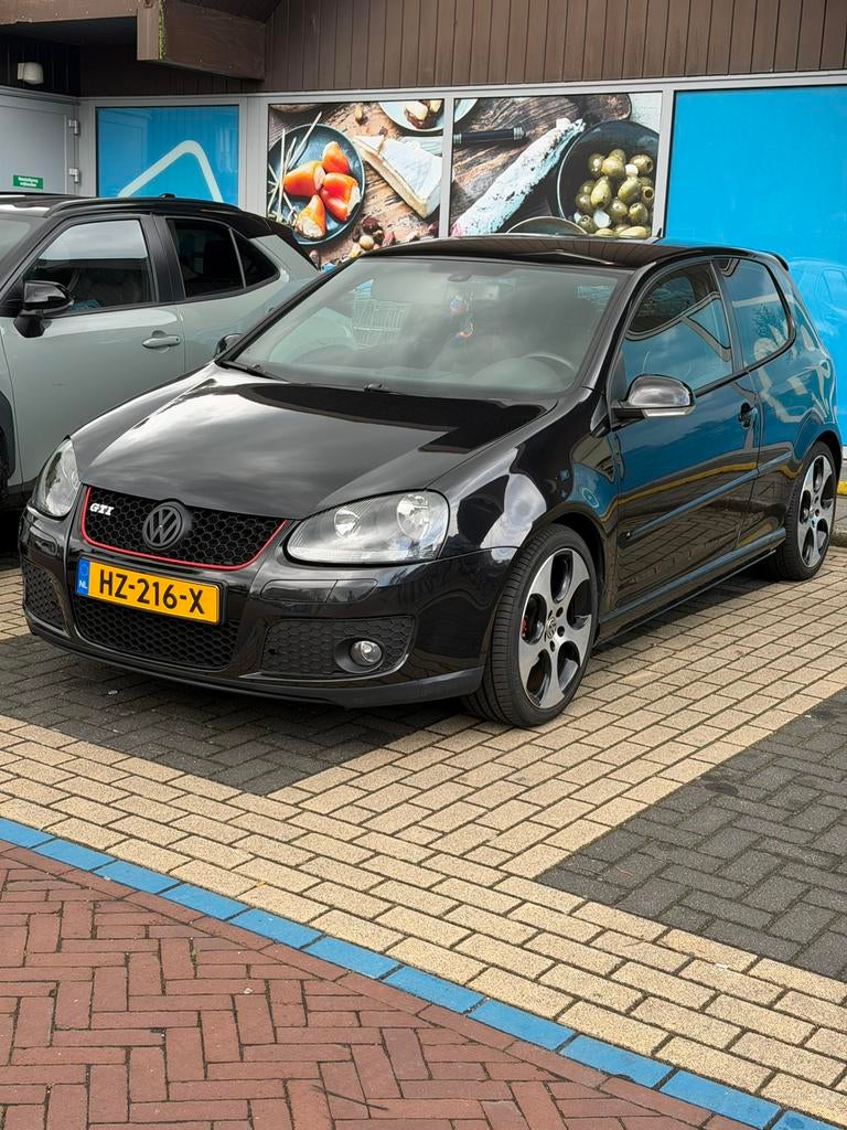 Volkswagen Golf 5 1.6 3D 2004 Zwart, Voorwielaandrijving, 4 cilinders, Sound system, 620 kg