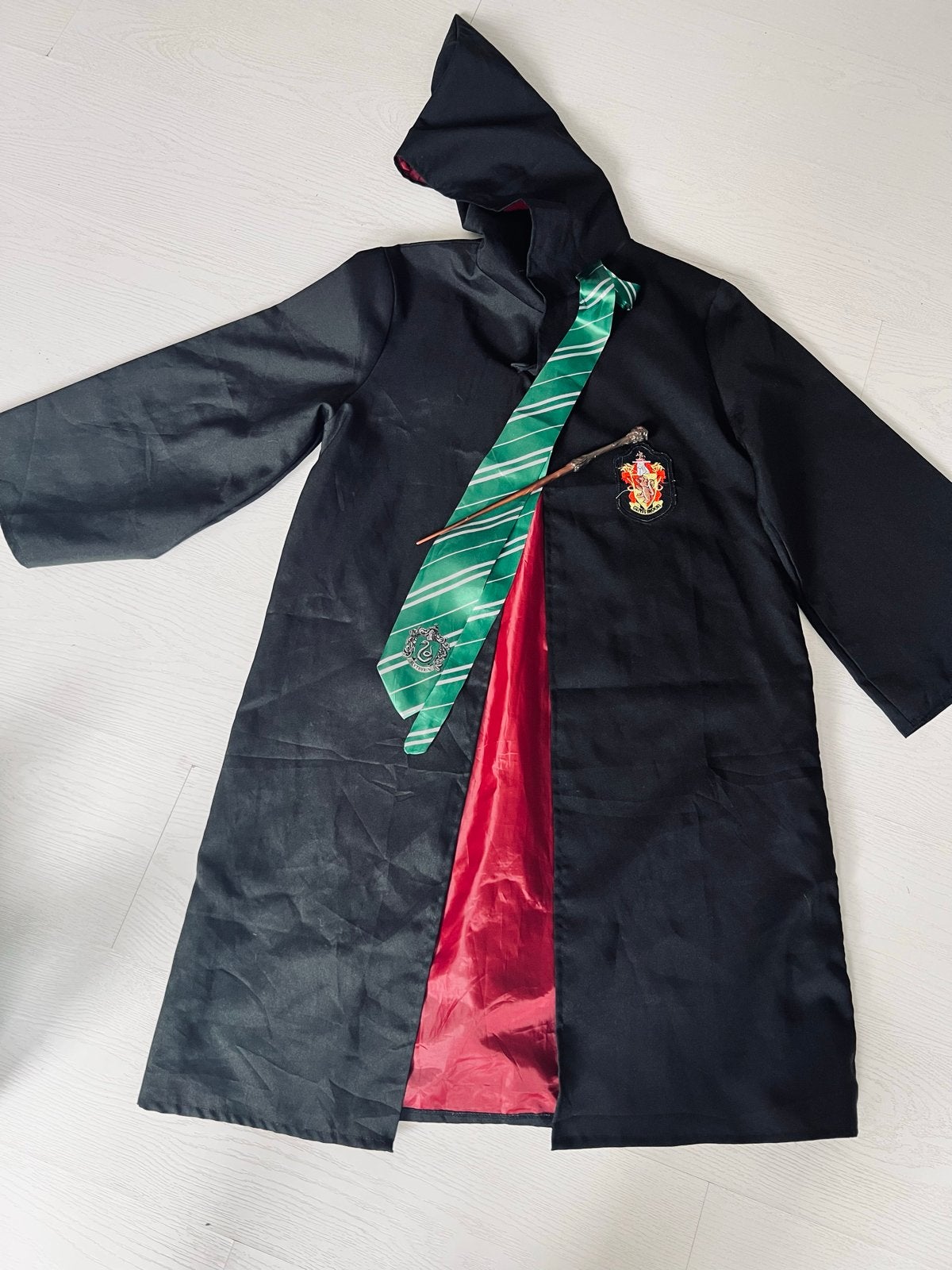 Harry Potter Verkleedset: Toverstaf, Stropdas & Stevige Cape, Ophalen of Verzenden, Gebruikt, Pak of Jurk