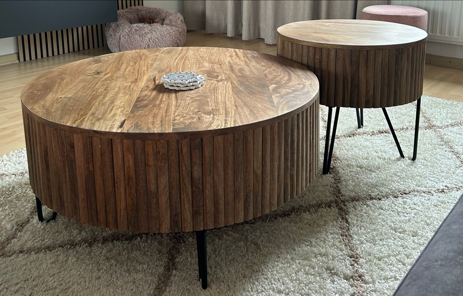 Set van 2 ronde salontafels van mangohout, Ophalen, Rond, 50 tot 100 cm, Zo goed als nieuw