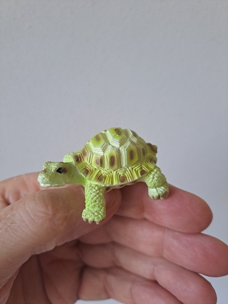 Schildpad van kunsthars 5.5x4x2.5cm, Ophalen of Verzenden, Zo goed als nieuw, Dier