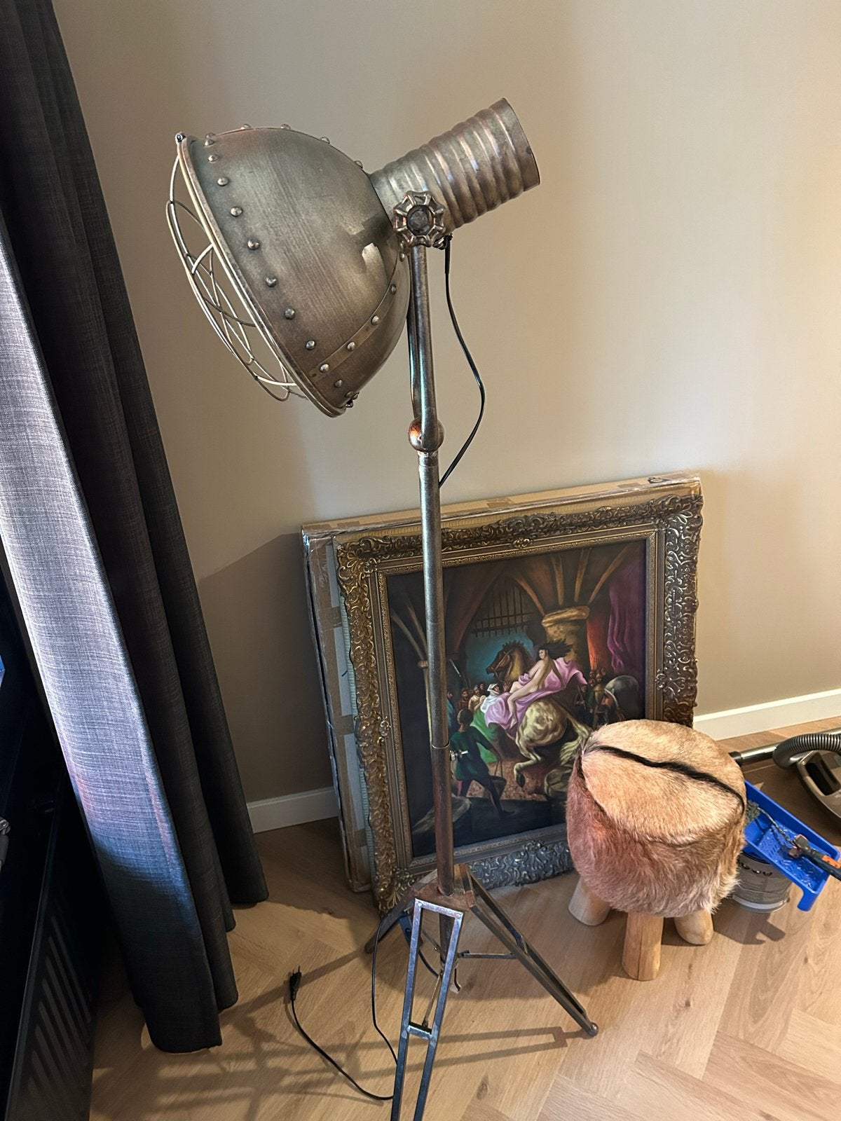Industriële Vloerlamp met Roosterkap, Huis en Inrichting, Ophalen, Gebruikt, E27 (groot), Metaal