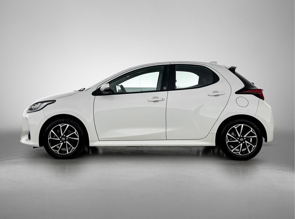 Toyota Yaris 1.5 Hybrid Dynamic (bj 2022, automaat), Auto's, Toyota, 12 maanden, 450 kg, Gebruikt, Wit