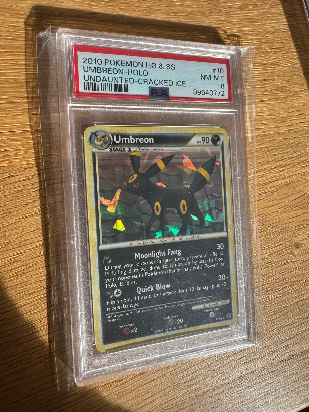 PSA 8 Umbreon 10/90 Holo 2010 Pokemon Undaunted Cracked Ic, Ophalen, Zo goed als nieuw, Losse kaart, Foil